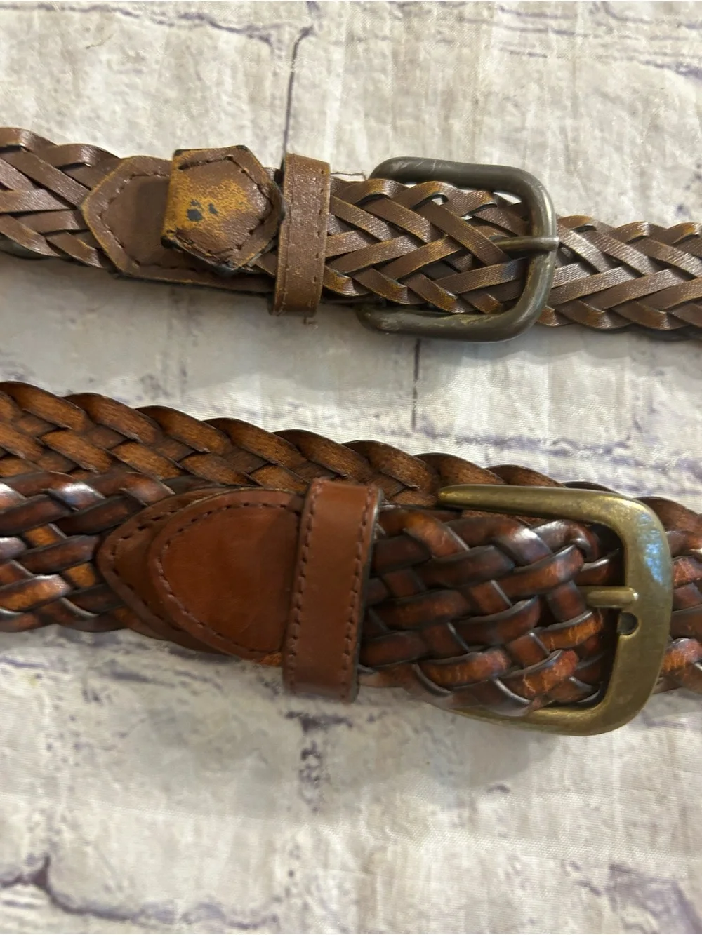 VINTAGE LOT OF (2) BROWN LEATHER BRAIDED BRASS BUCKLE MENS BELTS SIZE VTG 40